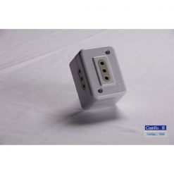 Enchufe Hembra Triple Sobrepuesta 2P+T 10A 250V Castillo