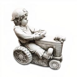 Figura Decorativa Modelo Niño en Tractor