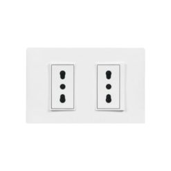 Toma doble 2P+T 10 y 16A blanco armada Lúzica Bticino
