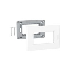 Placa 3P blanca con soporte Nóbile Bticino